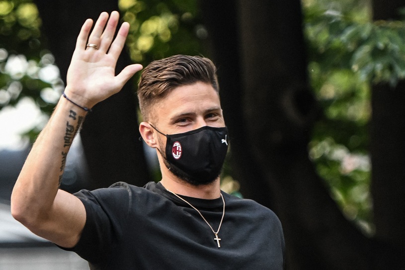 Niebieski Giroud zmienia&nbsp;barwy