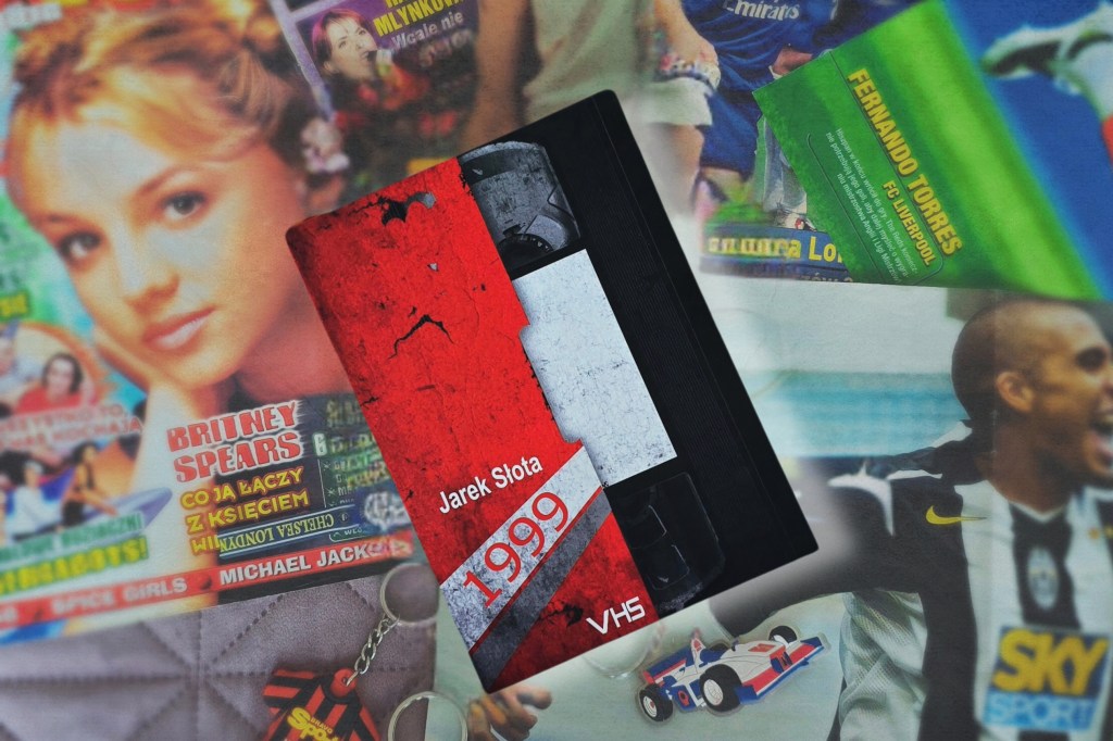 Lata 90.: Scooter w słuchawkach, Zidane na boisku. Ranking z epoki VHS i&nbsp;long-sleeve’ów